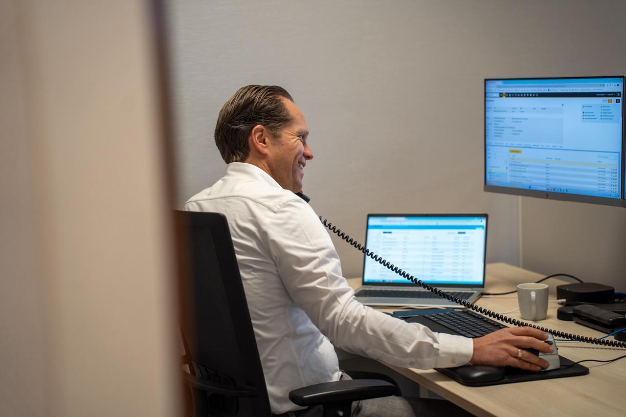 Adviseur aan het werk